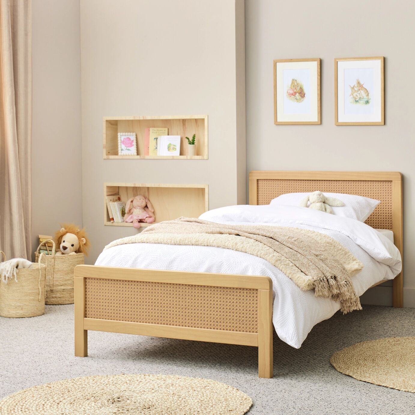 Wooden Single Bed for Kid's Bedroom in Rattan Design