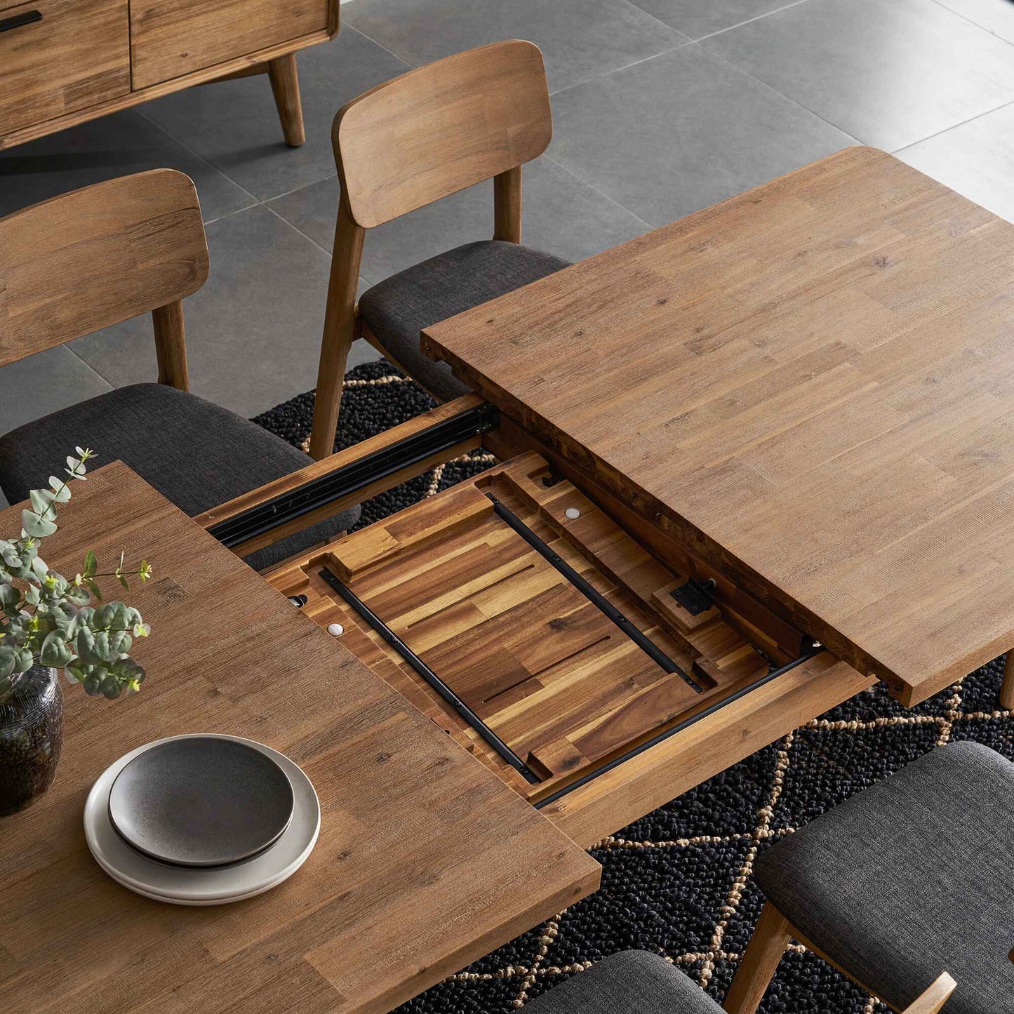 Wooden Extendable Dining Table 6-Seater Set with Bench